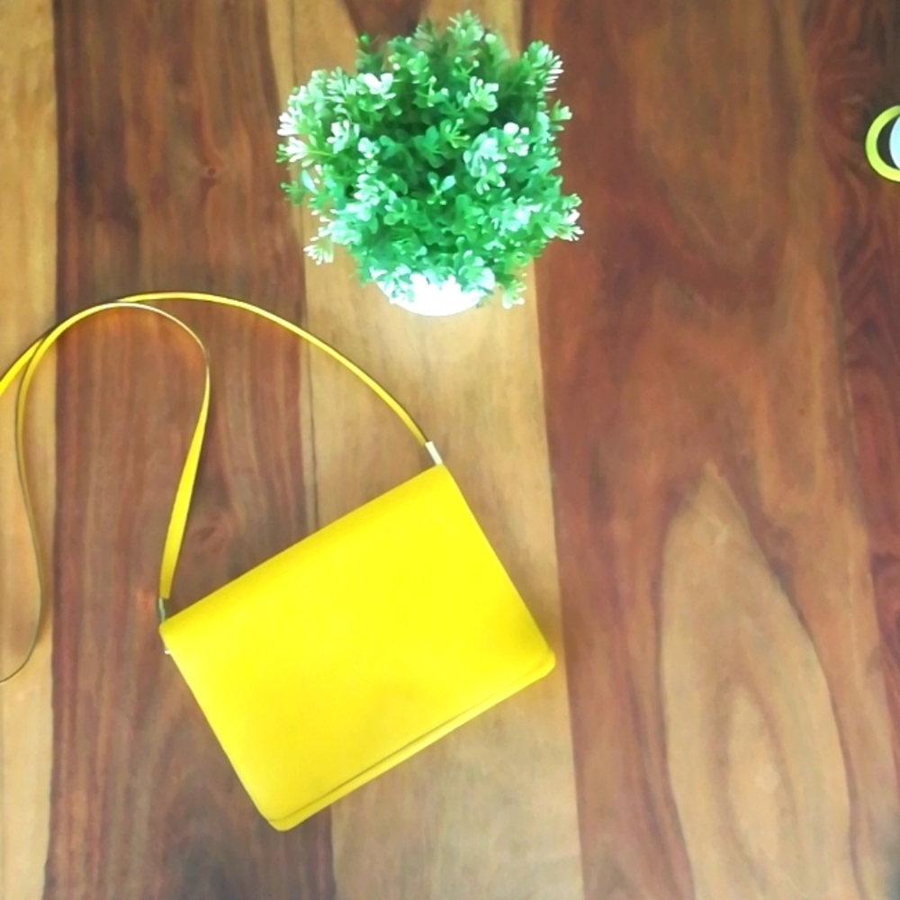 H&M Crossbody 💛